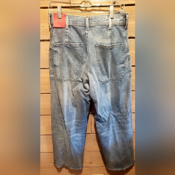 Lucky Brand Women's Light Blue Cropped Jeans - Picture 2 of 4